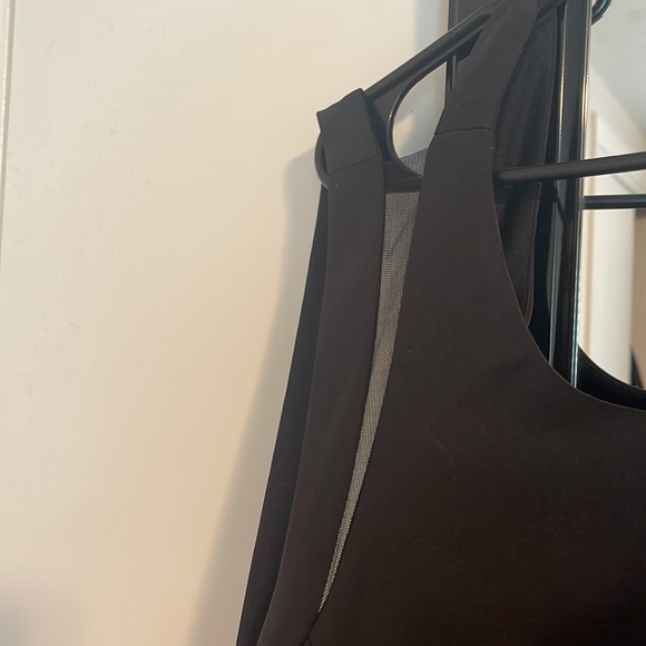 Long cross back gown - Picture 2 of 4